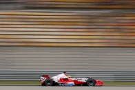 Renault siker Kínában – Alonsoé a pole 35