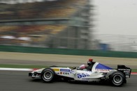 Renault siker Kínában – Alonsoé a pole 39