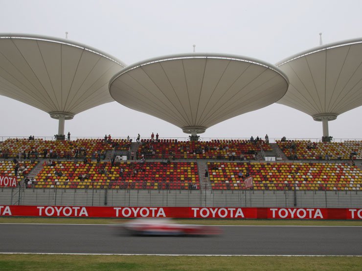 Renault siker Kínában – Alonsoé a pole 26