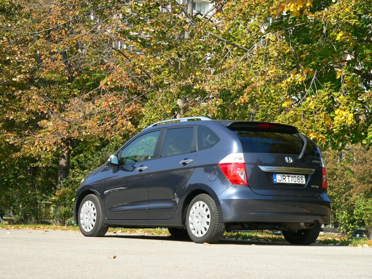 Teszt: Honda FR-V 2.2 i-CTDi Comfort - Na végre!