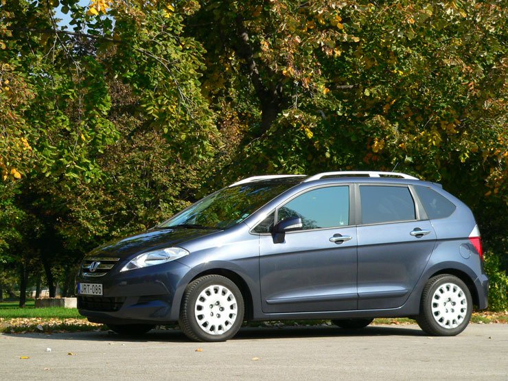 Teszt: Honda FR-V 2.2 i-CTDi Comfort – Na végre! 8