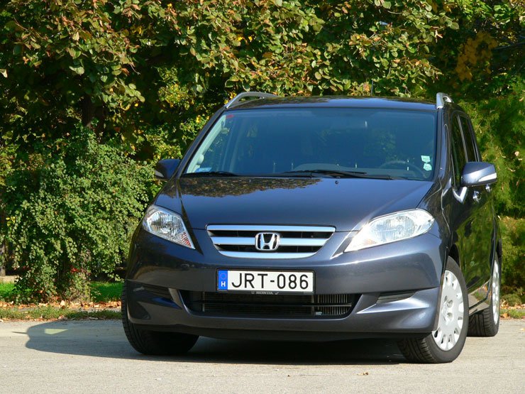 Teszt: Honda FR-V 2.2 i-CTDi Comfort – Na végre! 9