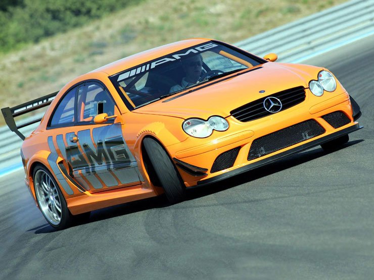 Nem nagy kunszt előídézni, hogy kitörjön az autó fara, elég egy kisebb gázadás