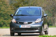 Teszt: Toyota Aygo 1.0:  A középső bébi 32