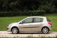 /Tesztautok/Renault/Clio_2005_15dCi//P1010095.jpg