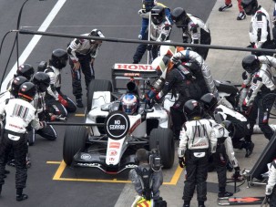 Visszatér a kerékcsere!