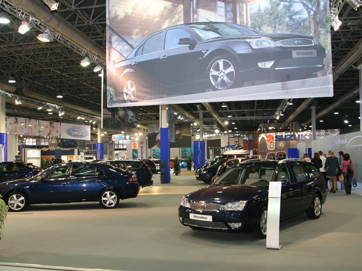 Világsztárok testközelben! - Megnyílt az Automobil 2005