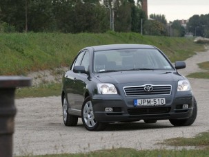 Teszt: Toyota Avensis 2,2 D-4D - Vele mentünk Frankfurtba