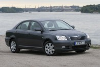 Teszt: Toyota Avensis 2,2 D-4D – Vele mentünk Frankfurtba 51