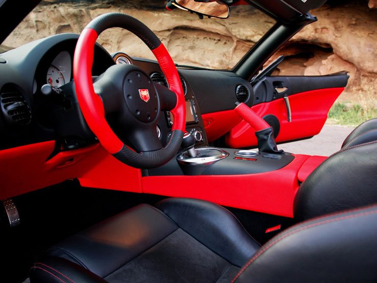 4901_47230_1000x700.jpg | Vezess | Vezess Az utastér is magánviseli a Heffner's Performance keze munkáját