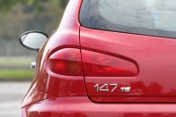 Teszt: Alfa 147 TI 1,9 JTD 16V M-Jet: Méltó ellenfél 34