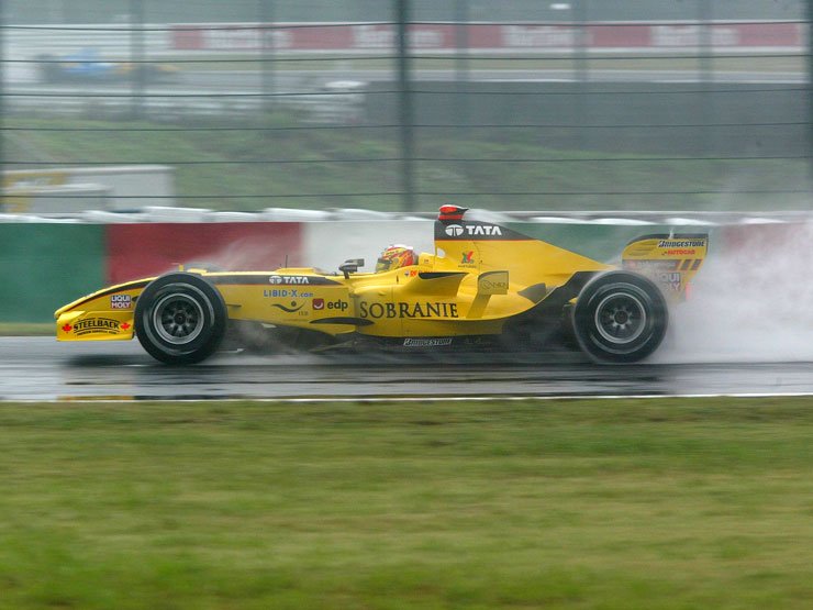 Esőben Schumacher volt a legjobb 37