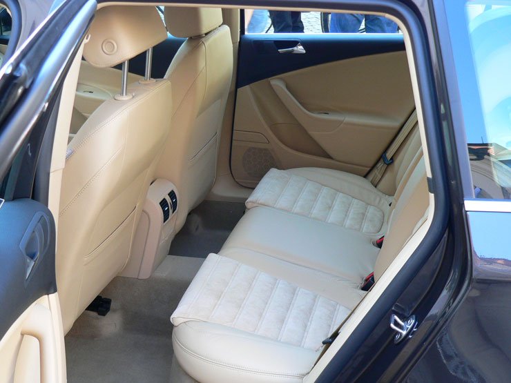 Ennyire fényűző kivitelben a kombi Passat jóval drágább az 5,5 milliós induló árnál