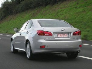 8,5 milliótól indul a Lexus IS