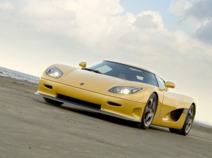 Autók százmillió felett