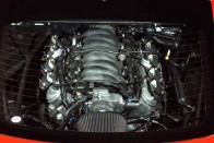 Kétféle, V8-as Chevrolet motor közül lehet választani. Az egyik 350, a másik 515 lóerős