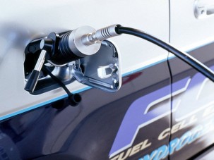 Zöld Honda házi üzemanyaggal