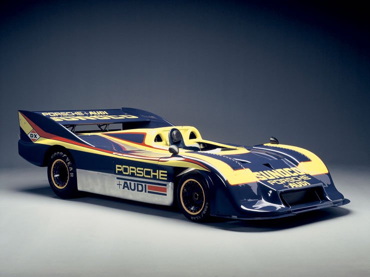 Porsche turbót szülinapra! 5 Az 1973-as Porsche 1100 lóerős teljesítményének esett áldozatul. A szabálymódosítás miatt a versenypályáról egyenesen a múzeumba gördülhetett.