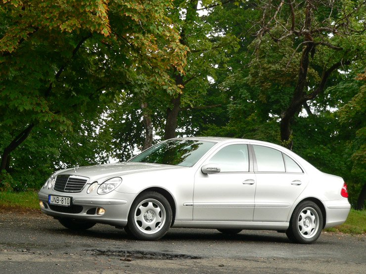 Teszt: Mercedes-Benz E 200 CDI – Csinos asszony! 8