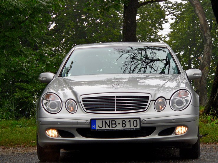 Teszt: Mercedes-Benz E 200 CDI – Csinos asszony! 9