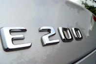 Teszt: Mercedes-Benz E 200 CDI – Csinos asszony! 35