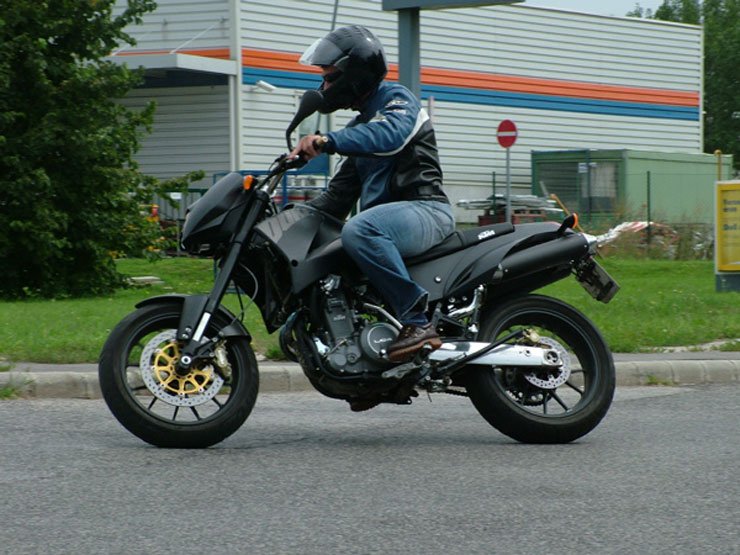 A herceg új ruhája – KTM 640 DUKE 9