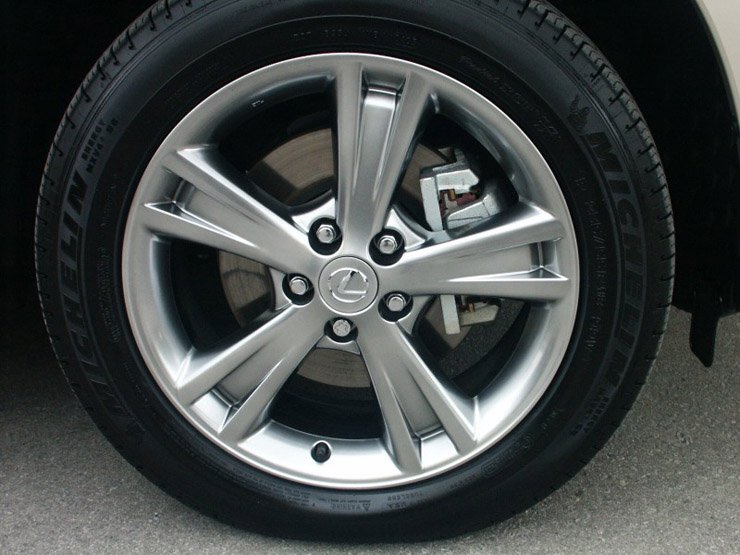 Olcsóbb, egyszerűbb Lexus 5 Olcsóbb, egyszerűbb Lexus 5