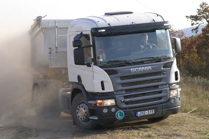 Döngetés terepen, 18 köbméter sóderrel 8