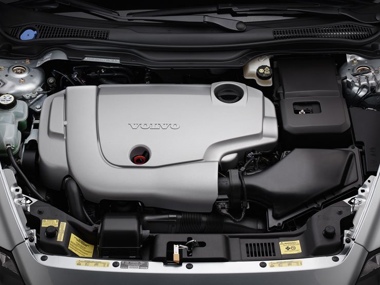Erős dízellel bővít a Volvo 4 Szeben a nagyobb Volvokkal, a V50-ben nem 400, csak 350 newtonméter a 2,4-es motor legnagyobb nyomatéka