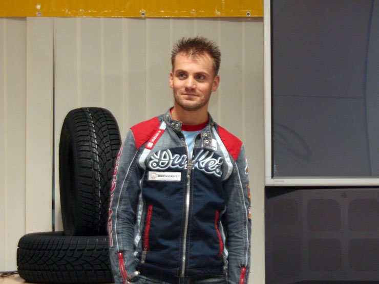 Ha Talmácsi Gábor a Hondával jövőre ismét az első 3-ban végez, akkor a Moto GP 250-es géposztályában folytathatja