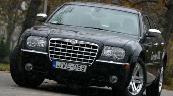 Teszt: Chrysler 300C 5.7 V8 HEMI
