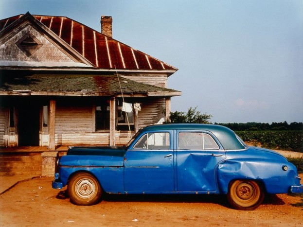 Az öreg autó leveri a ház árát