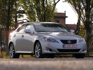 Vezettük: Lexus IS 250 és 220d