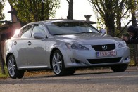 Vezettük: Lexus IS 250 és 220d 38