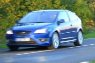 241 km/óra a végsebesség, a 0-100 gyorsulás ideje 6,8 s. Minden ST modellt a Ford TeamRS fejleszt, az ST a Sports Technologies-ből jön