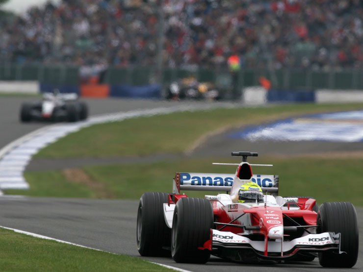 Bridgestone-ra váltott a Toyota 7 Bridgestone-ra váltott a Toyota 7