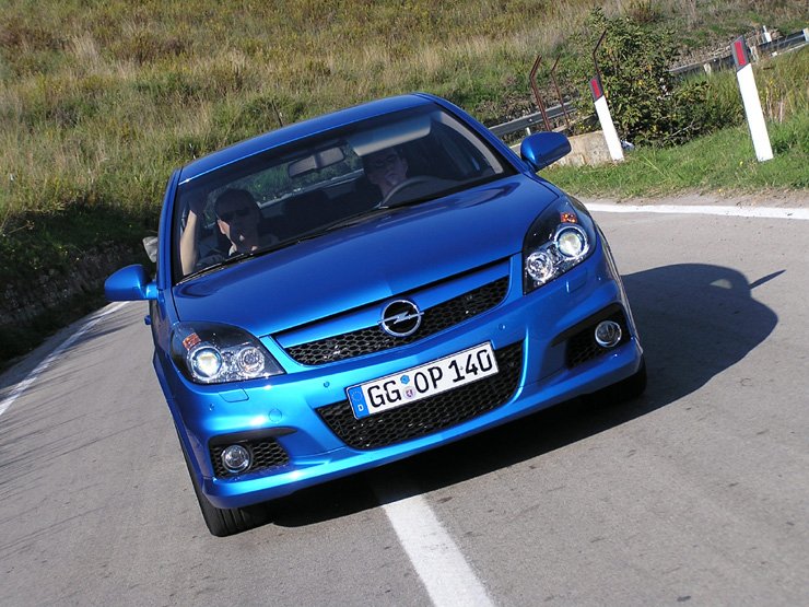 Vezettük: Opel OPC-sorozat - Négy az egyben