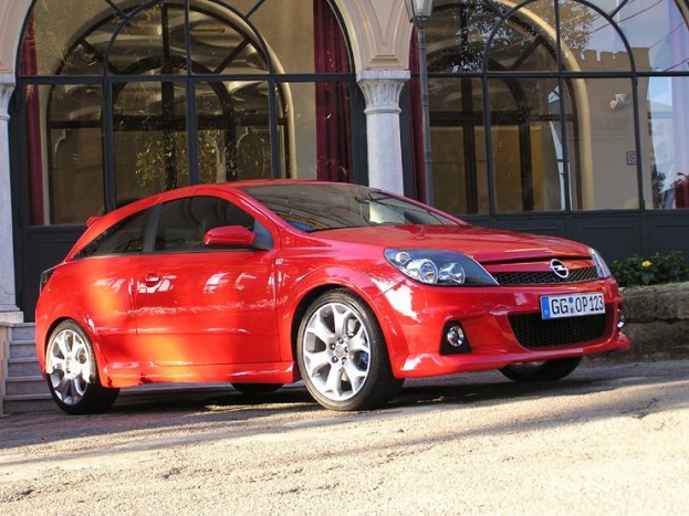 Vezettük: Opel OPC-sorozat – Négy az egyben 7 | Vezess 7,2 millió az Astra OPC, 8,6 millió a Vectra OPC ára