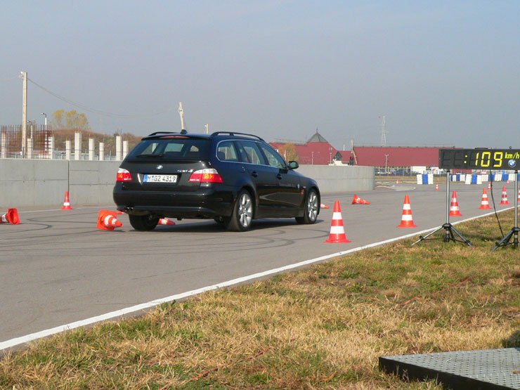 Az X3-as és X5-ös mellett az ötös és hármas sorozat kapható xDrive hajtással