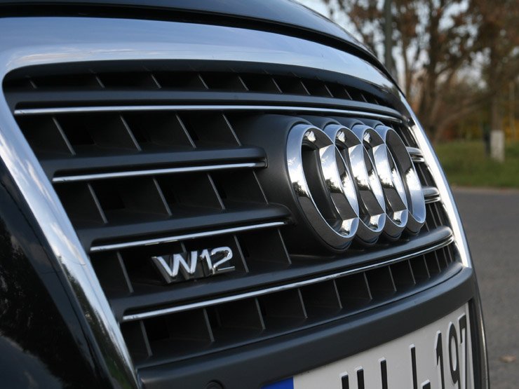 Teszt: Audi A8 6.0 W12 – Mennyei luxus 9