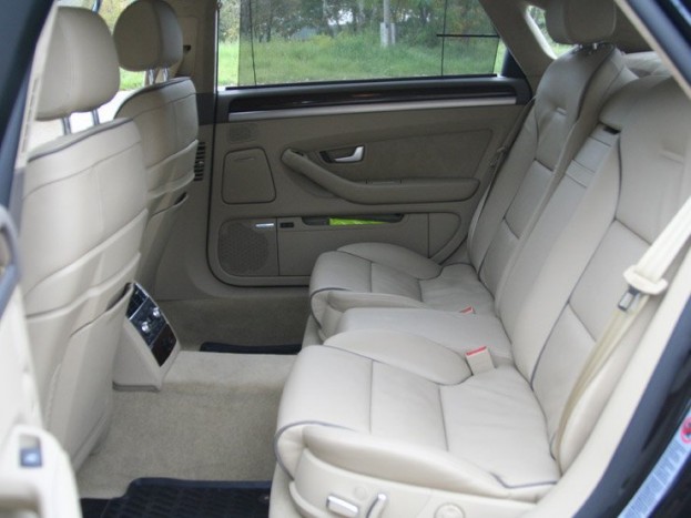 Teszt: Audi A8 6.0 W12 – Mennyei luxus 7