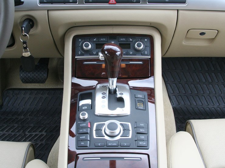 Teszt: Audi A8 6.0 W12 – Mennyei luxus 16