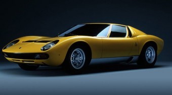 700 lóerős az új Lamborghini