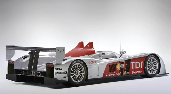 650 lóerős az R10, nyomatéka 1100 Nm