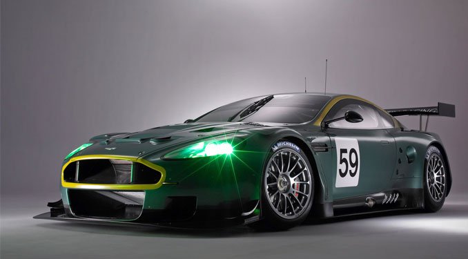 A DBR9-es versenyautónál szerzett tapasztalatokat ültetik át az utcai autóba az Aston Martin mérnökei