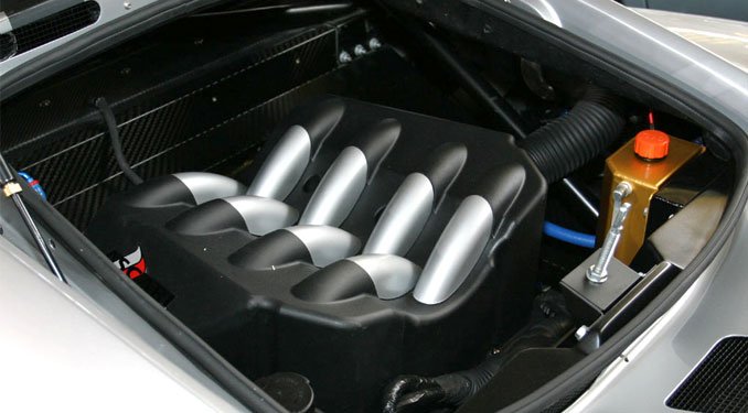 5.0 literes BMW motort épít autóiba az Ascari, az A10 még a versenyváltozatnál is erősebb lett