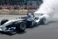 A Williams mégsem hagyja el az F1-et