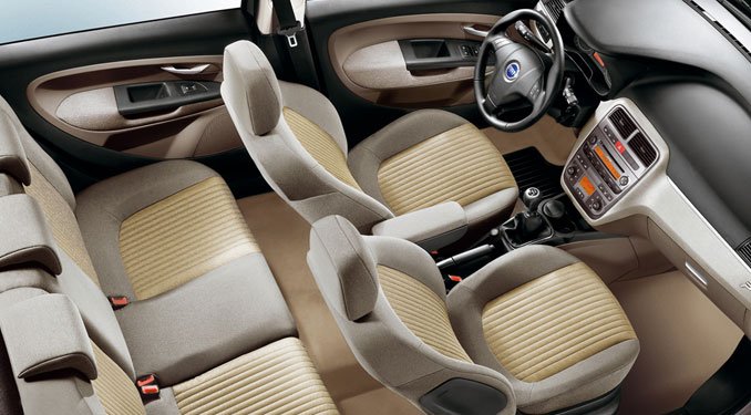 Százezer forinttal kerül többe az ötajtós változat