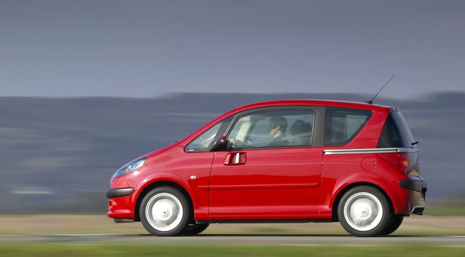 Beleerősít az 1007-es