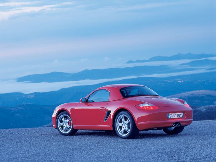 A vászontető mellett, keménytetőket és tolótetőket és készített a CTS